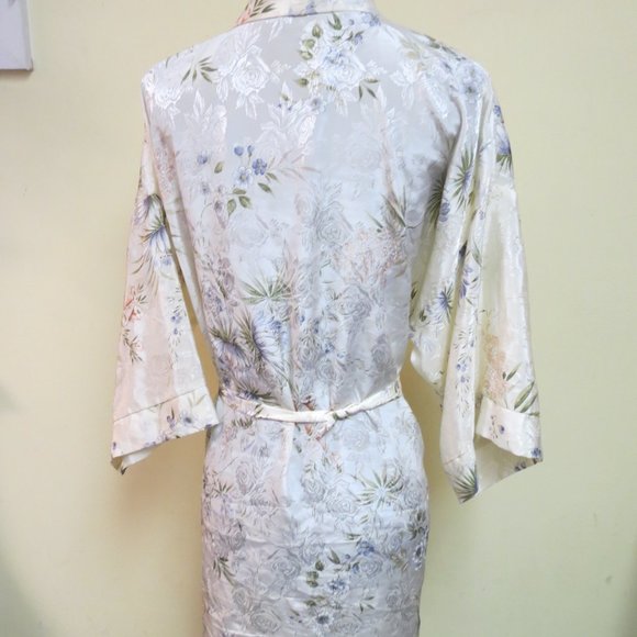 Intimo Amore robe, Satin, one size  white & floral - Picture 4 of 8